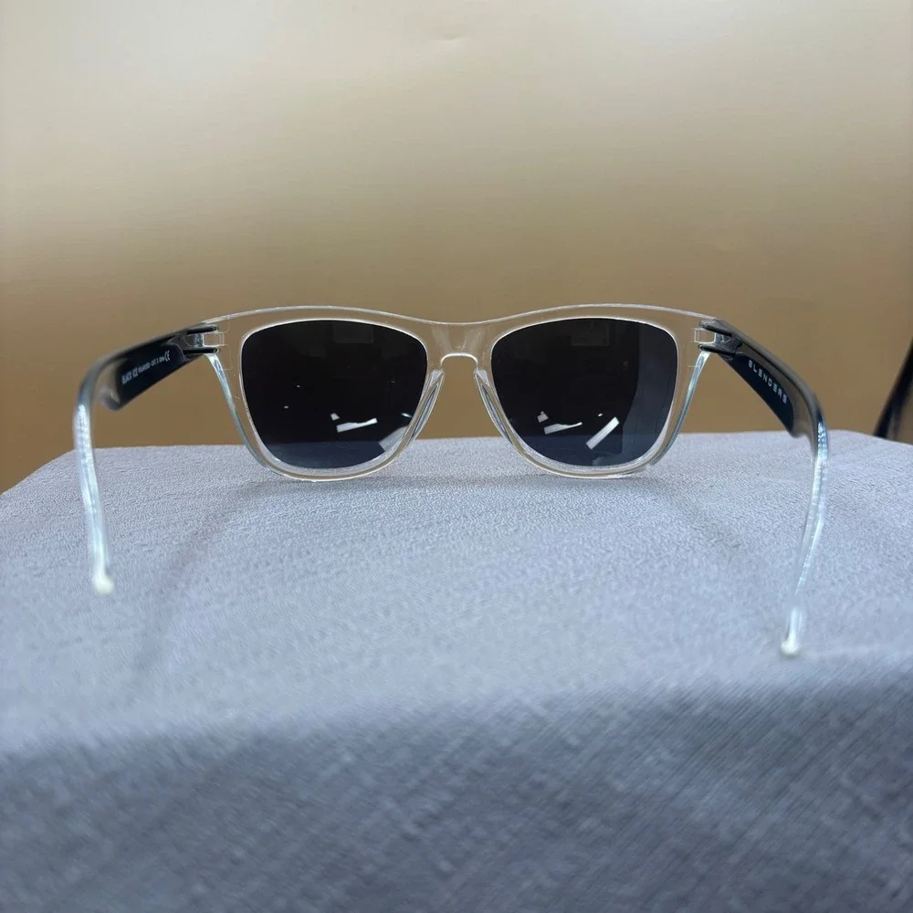Blenders Black Ice Sunglasses Unisex OS Clear Black Polarized Excellent Sporty